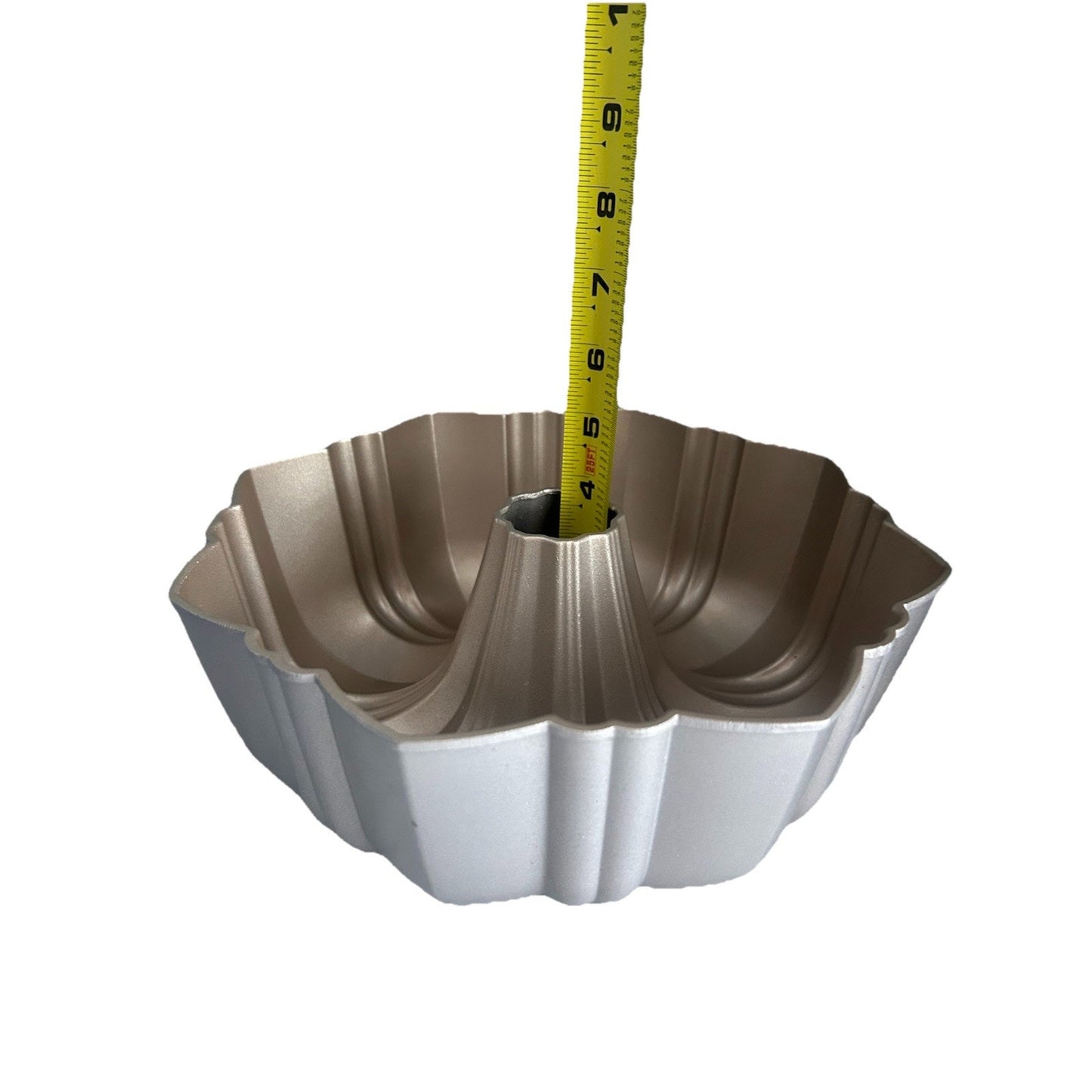 Vintage Wilton Fluted Bundt Cake Pan 10.5" Cast Aluminum Bronze In Color New
