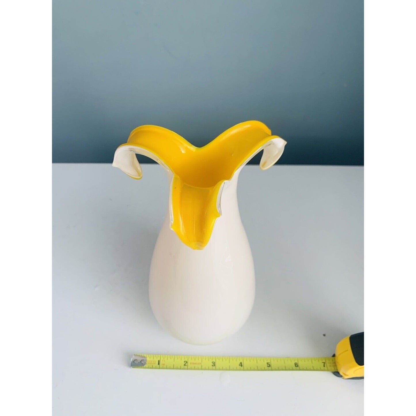 Gorgeous Design Cased Glass Vase White Yellow Petals Flower Floral Home Decor