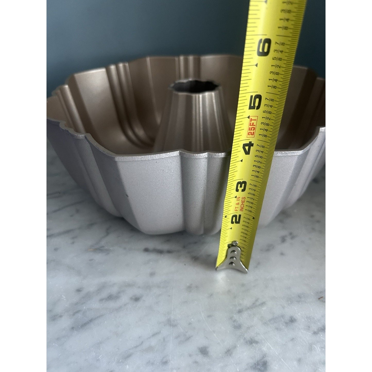 Vintage Wilton Fluted Bundt Cake Pan 10.5" Cast Aluminum Bronze In Color New