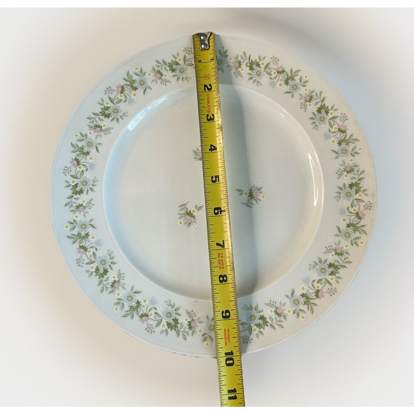 4 Johann Haviland “Forever Spring” 10” Dinner Plates Porcelain Germany EUC