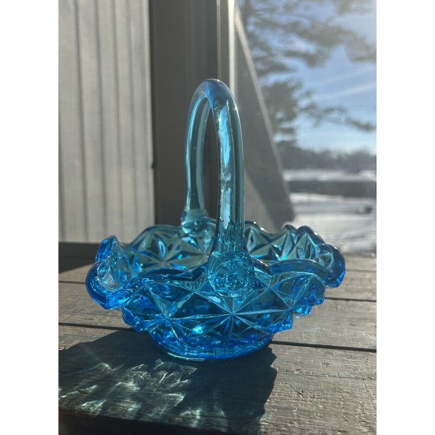 EUC Vintage Indiana Glass Monticello Aqua Blue Basket Handle 7" Easter Gift Art