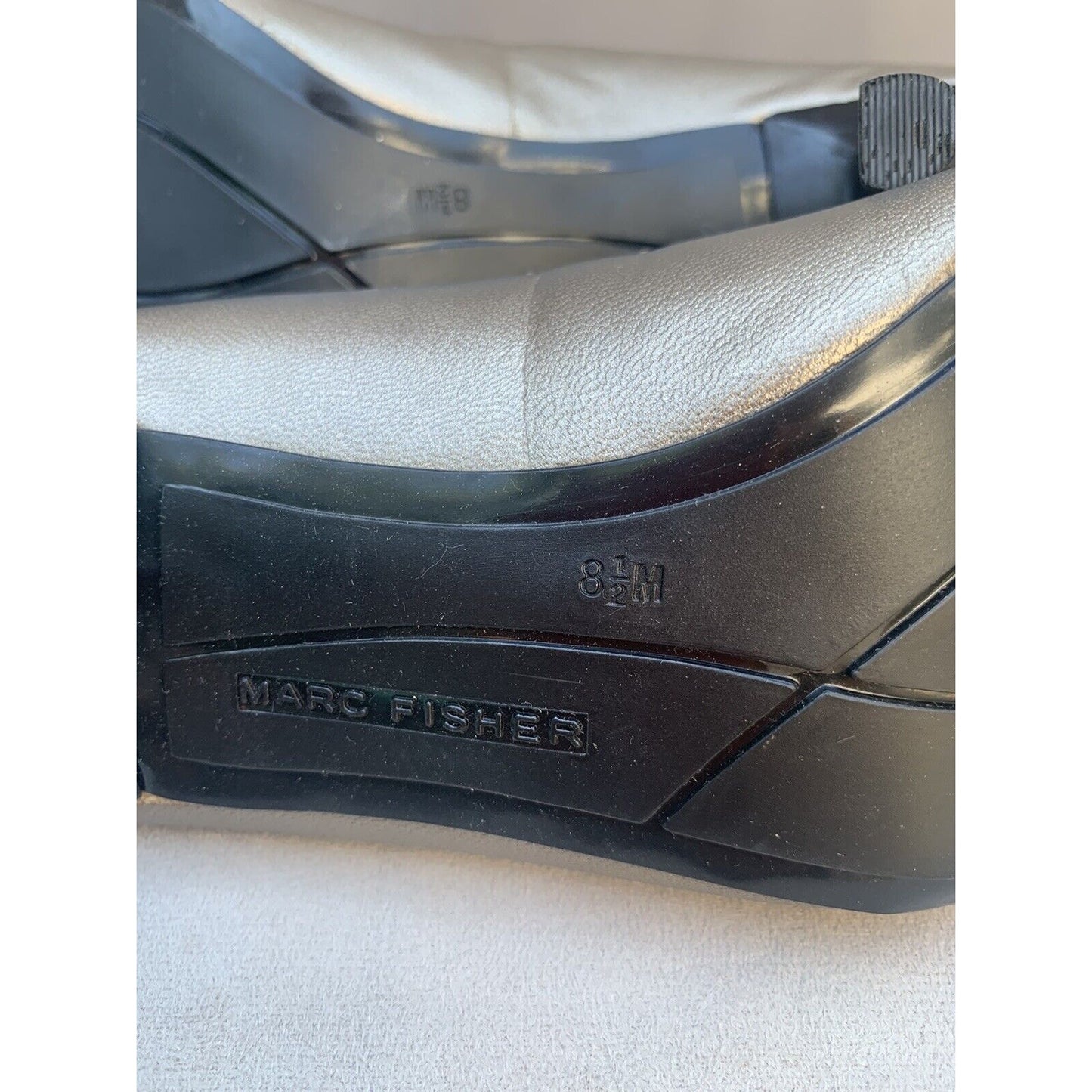 Marc Fisher Women's Size 8.5 Leather Pointed Toe Slip On Heels Bow