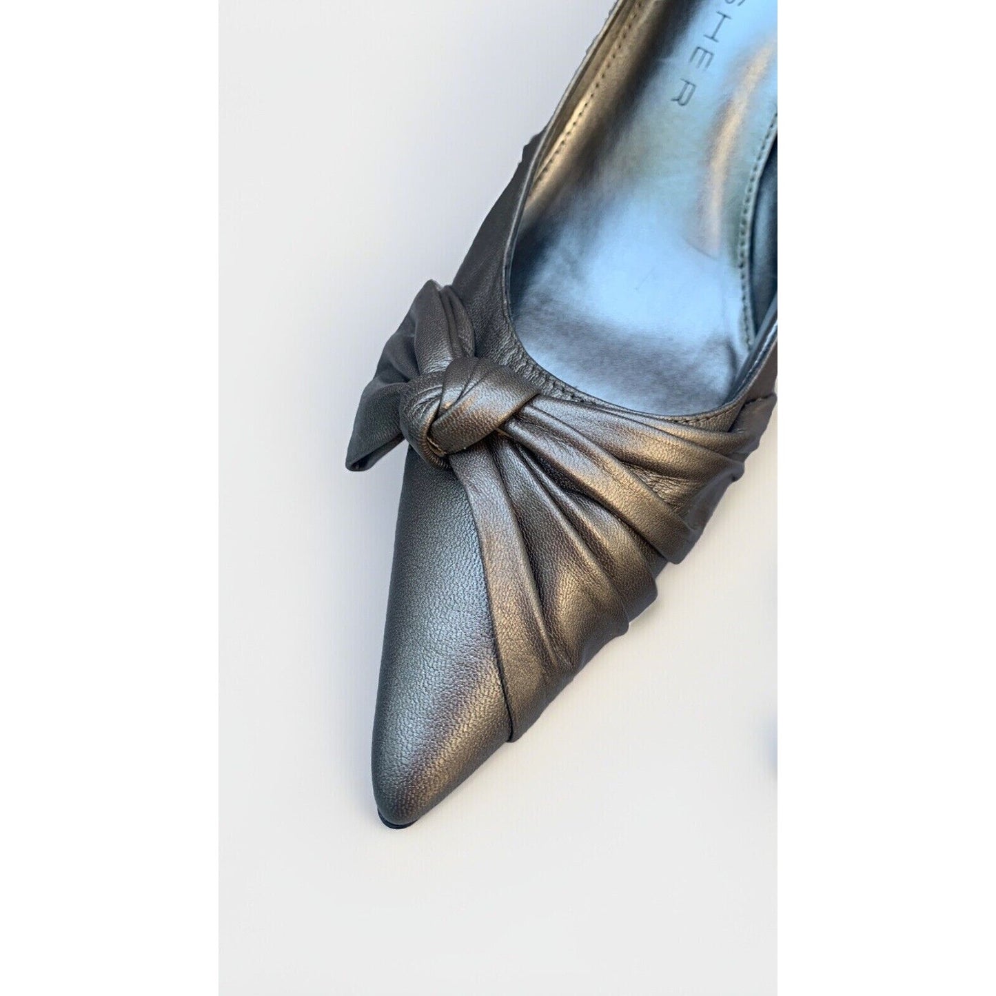 Marc Fisher Women's Size 8.5 Leather Pointed Toe Slip On Heels Bow