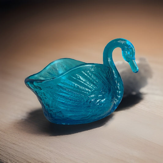 L E Smith Glass Swan Turquoise Blue Vintage Trinket Dish Nautical Beach Decor
