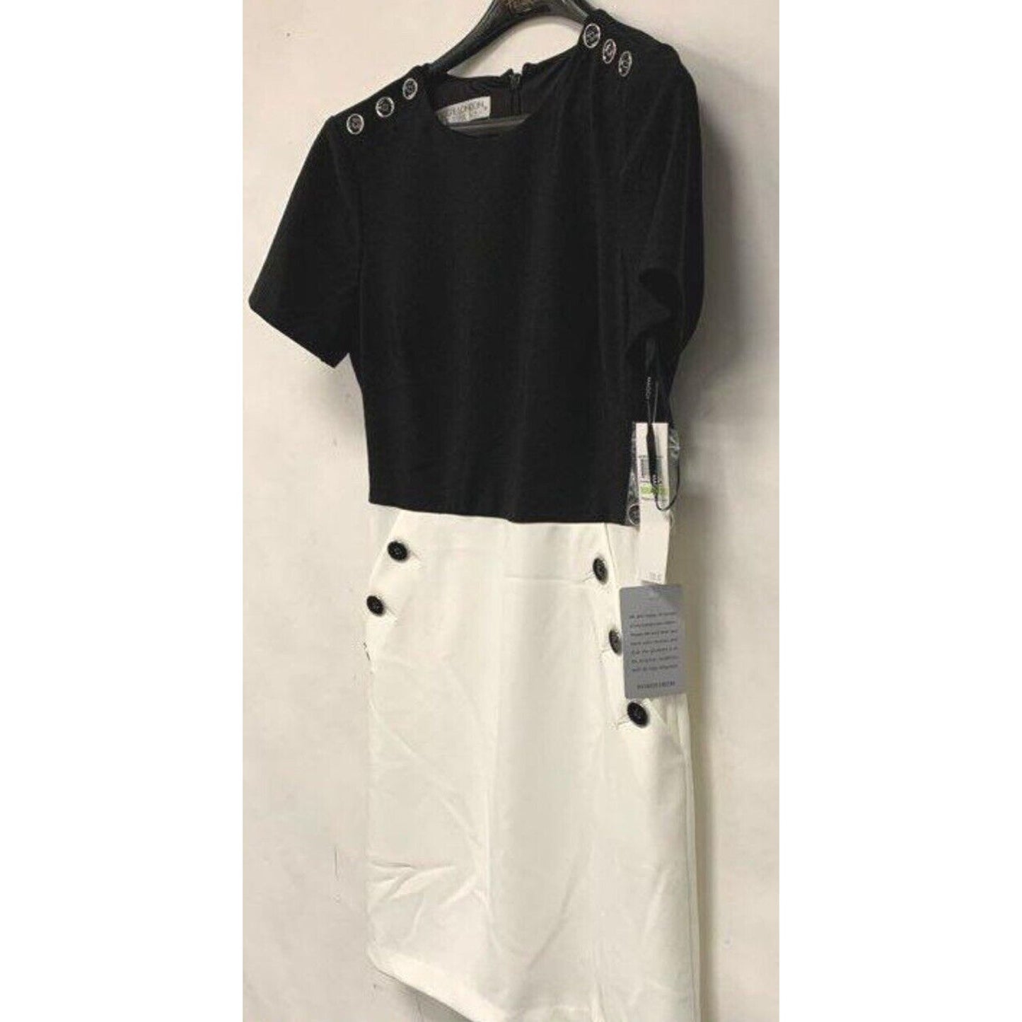 NWT Maggy London Dress Women's Size 4P Black & White Mystic Crepe Button