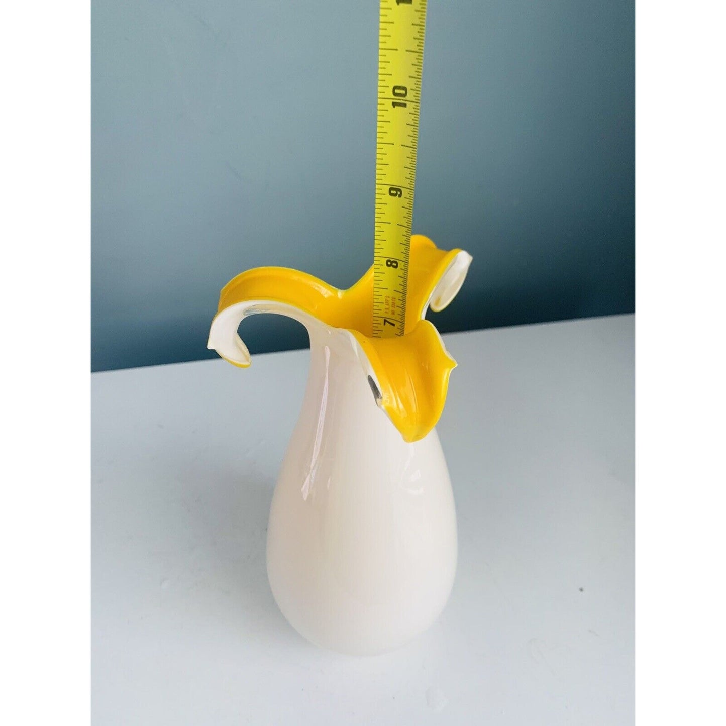 Gorgeous Design Cased Glass Vase White Yellow Petals Flower Floral Home Decor