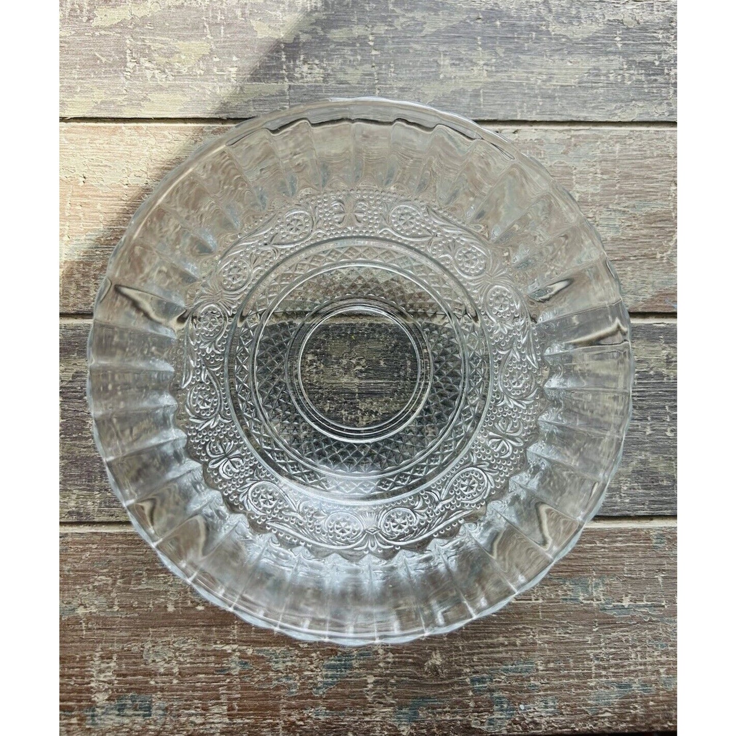 KIG Malaysia Fleur de Lis Pressed 7 1/4” Glass Trellis Serving Bowl Fluted Edges
