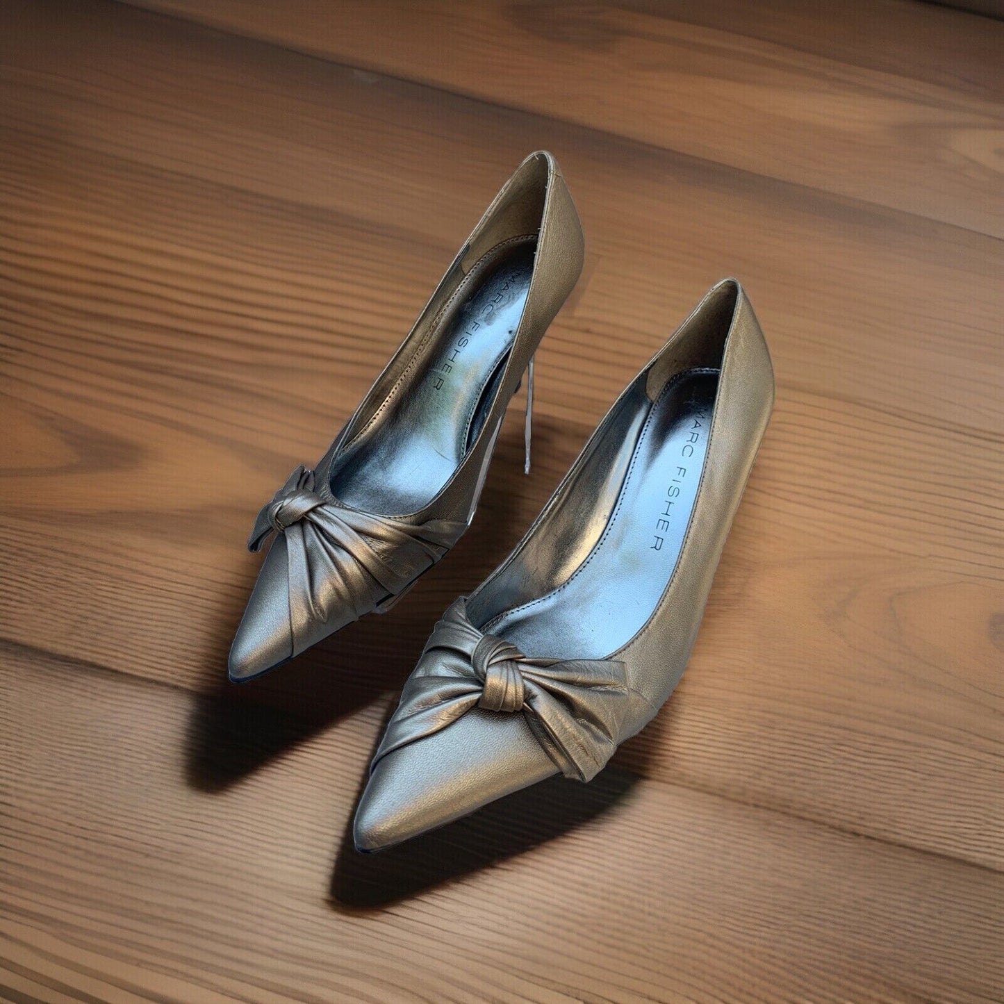 Marc Fisher Women's Size 8.5 Leather Pointed Toe Slip On Heels Bow