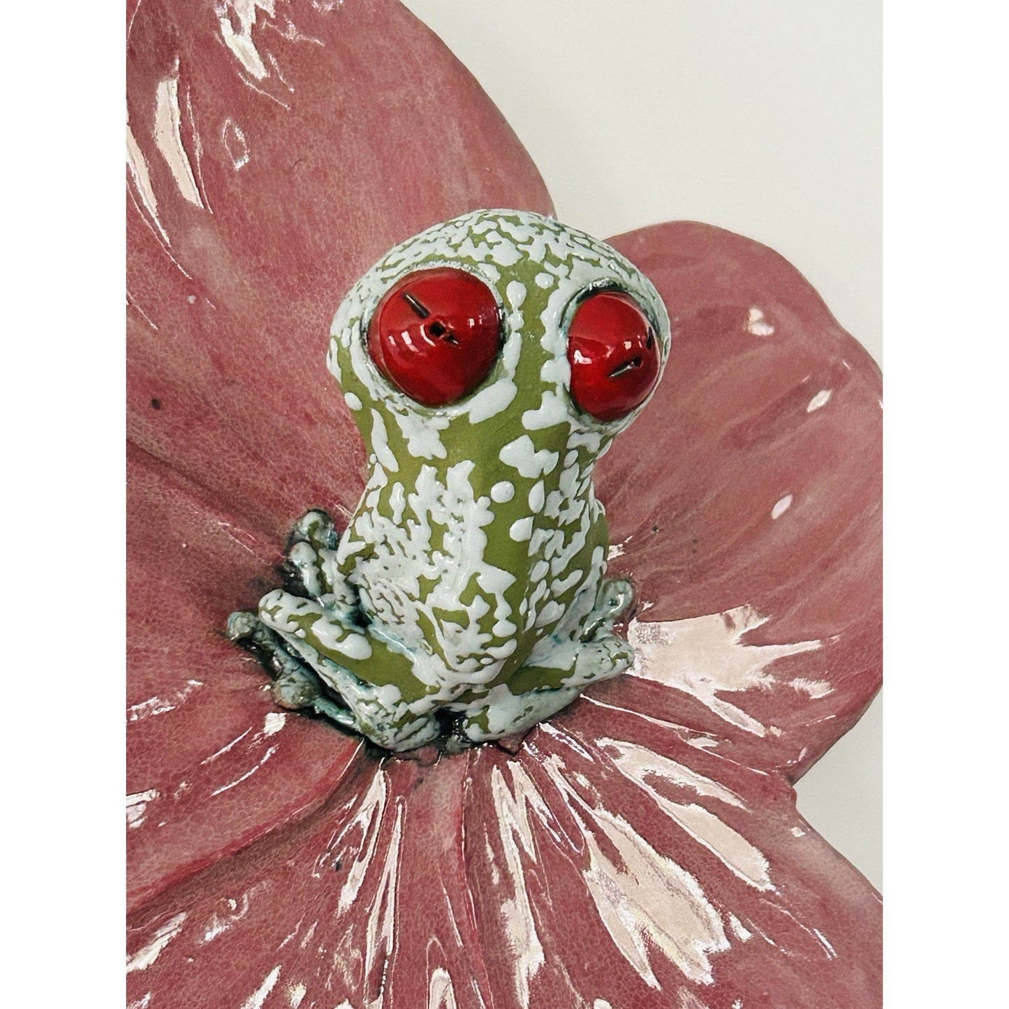 Frog Pink Flower Hanging Wall Decor Lid Hand Made Pottery Leaf Tree Frog Red Eye