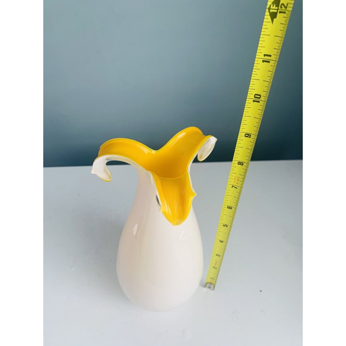 Gorgeous Design Cased Glass Vase White Yellow Petals Flower Floral Home Decor